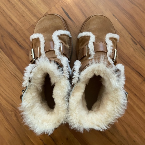 UGG Dune Mini Buckle Boot - Picture 8 of 12